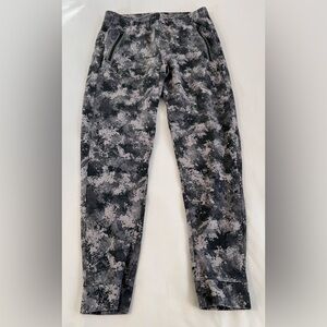 Old Navy size Medium High Rise Jogger Leggings‎ camo print go dry Women’s